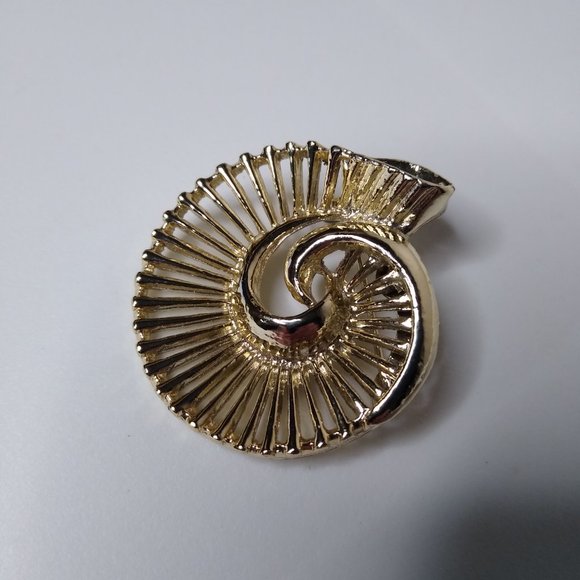 Vintage Metal Nautilus Shell Brooch - Picture 4 of 14
